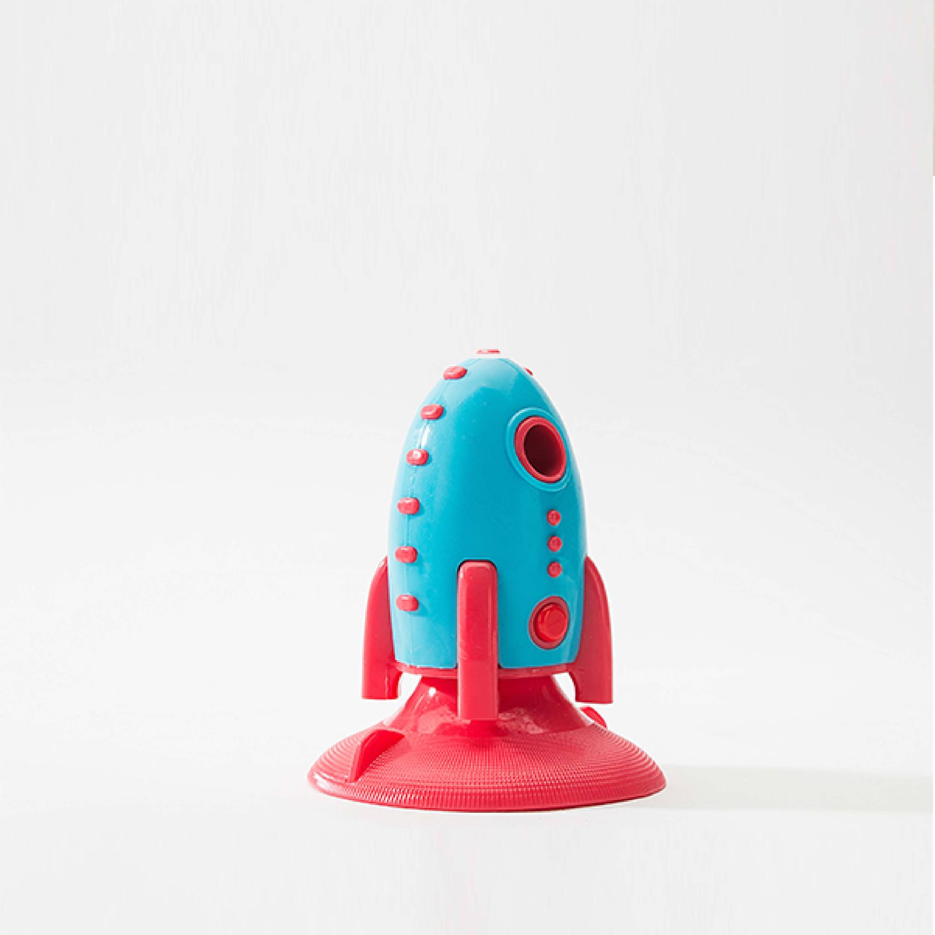 Rocket Shape Pet Food Dispensing Bite Resistant Chew Toy